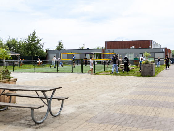 COA overstemt gemeente: azc Hardenberg blijft open