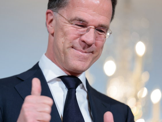 Danst Mark Rutte naar de pijpen van Donald Trump?