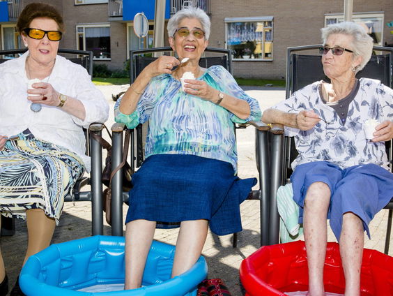 'Op je 44e en 60e levensjaar word je plots ouder' blijkt uit onderzoek van Stanford University en de Tech ...