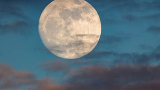 Zondagavond zeldzame kleine blauwe maan