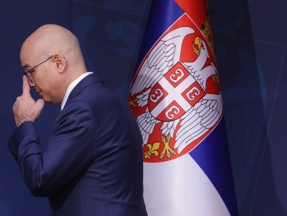 Servische premier Miloš Vučević treedt af