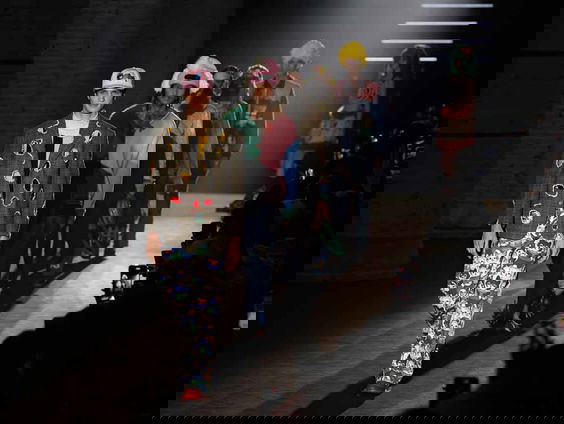 Mode in 2025 keert zich onnadrukkelijk tegen rechtse politiek