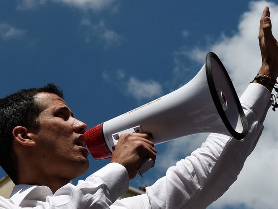 Mansplaining: 'Mannen schatten eigen intelligentie vaak hoger in'