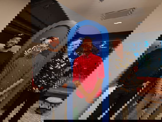 “Met jezelf zijn komen we veel verder in het leven” - Musicalacteur Dave Rijnders over de musical Dear Ev ...