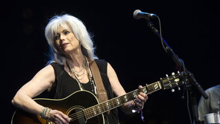 Hilde Vos brengt een ode aan countryzangeres Emmylou Harris