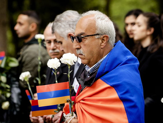 Minister Veldkamp weigert de Armeense genocide te erkennen: 'Stel je voor dat je het hebt over de kwestie Holocaust'