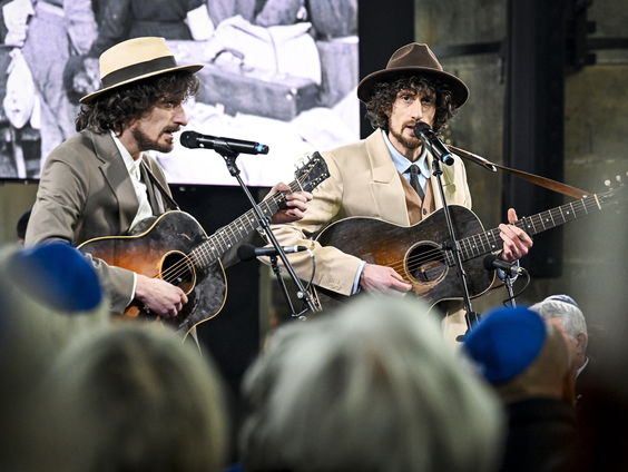 Tangarine gaat de theaters weer in