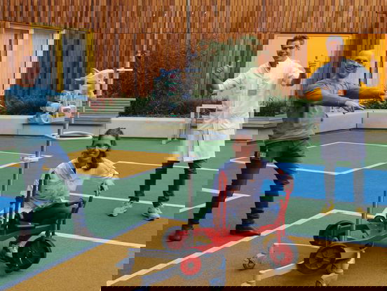 Patiëntjes racen op 'infuuts' door ziekenhuisgangen