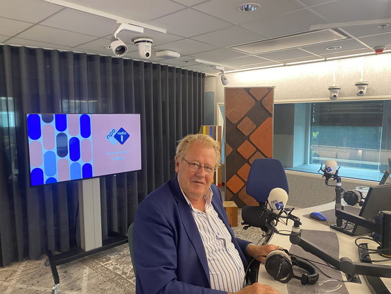 Commissaris van de Koning Jaap Smit stopt en komt met een boek