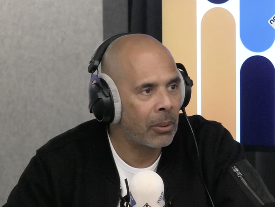 Eric van Sauers over zijn jeugd in het internaat en zijn carrière als cabretier