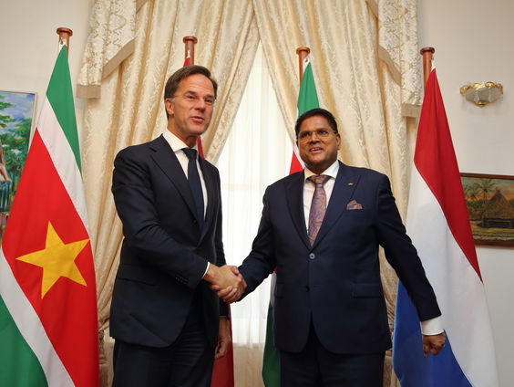 'Vaarwel Suriname': een ode aan 50 jaar verbondenheid