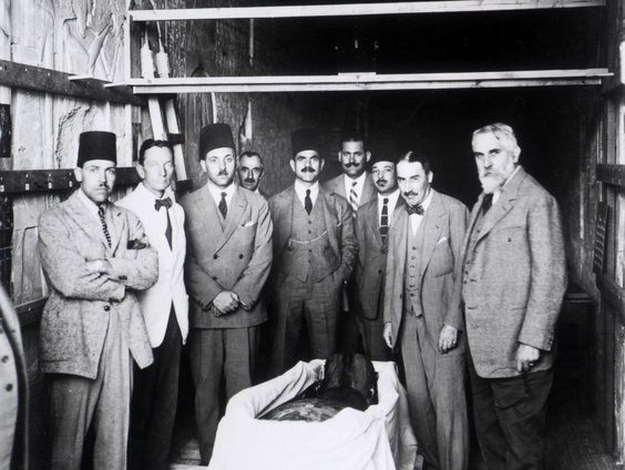 Historische protestmuziek: Toetanchamon - Mounira el-Mahdeyya