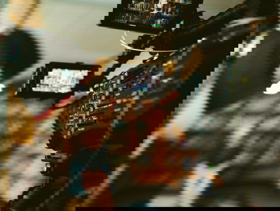 Een oudere vrouw in een jonger rol: is leeftijdsblind casten een goed idee?