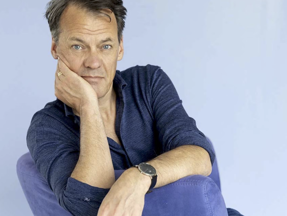 Hoe was de eerste Kamerdag van oud-journalist Tijs van den Brink?