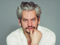 De bovenste plank van acteur en gameliefhebber Maarten Heijmans
