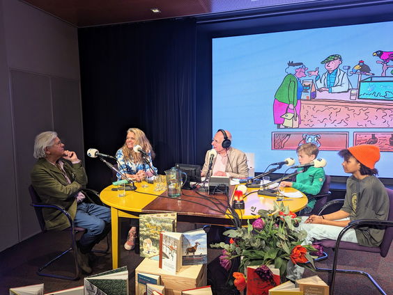 Maksi door Mathilde Stein en Jan Jutte