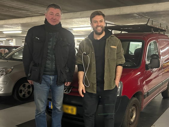 Hulporganisaties voor Oekraïne zamelen bestelbusjes die hier nu 'verboden' zijn