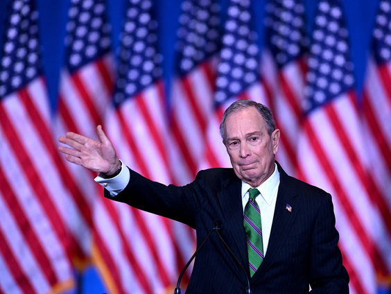 Amerikaanse ondernemer Mike Bloomberg geeft 50 miljoen uit om burgermeesters te helpen met maatschappelij ...