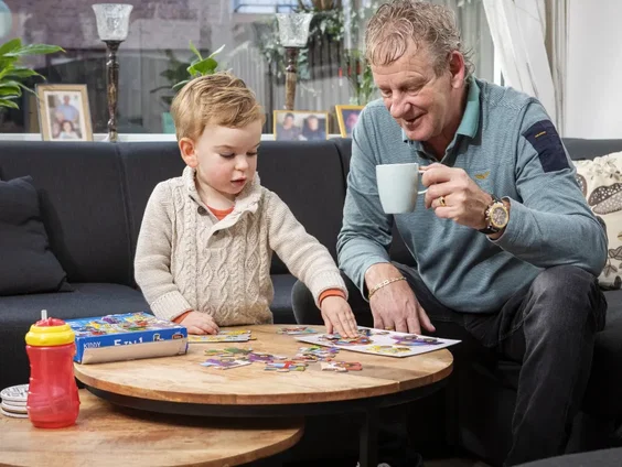 Stand.nl: 'Oppassen op kleinkinderen vraagt te veel van grootouders'
