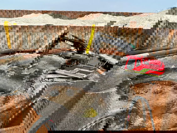 Vliegtuig na 81 jaar geborgen in Holwerd