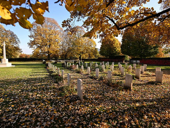 Grafstenen krijgen een tweede leven door steenhouwers