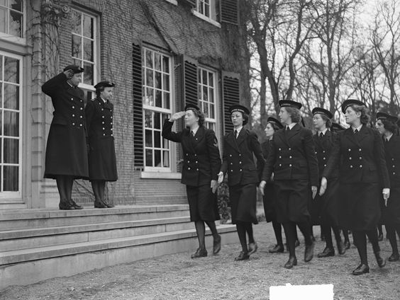 Marine-vrouwen in de spotlight