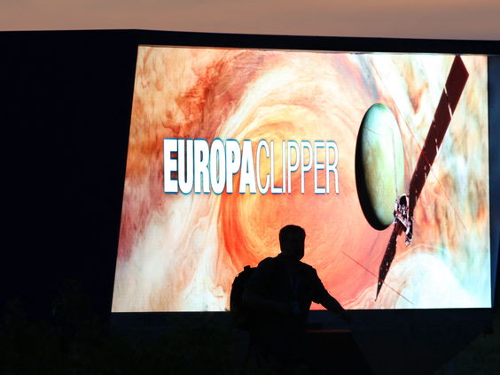 Europa Clipper op zoek naar leven op ijsmaan van Jupiter