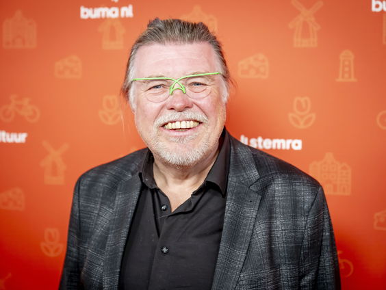 Fans en vrienden nemen afscheid van zanger René Karst