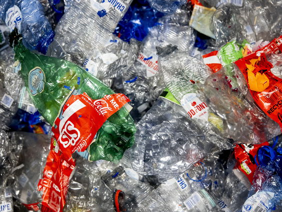 Komt er een limiet op de plasticproductie?