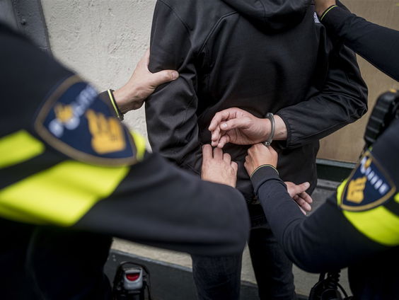 Oud-agent Diederik de Geus schreef het boek Niets is wat het lijkt