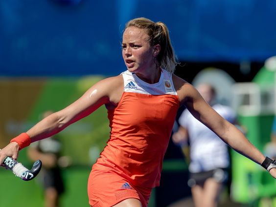 Maartje Paumen blikt terug op haar hockeycarrière op De Perstribune