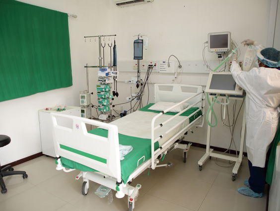 Gezondheidszorg Suriname staat op omvallen