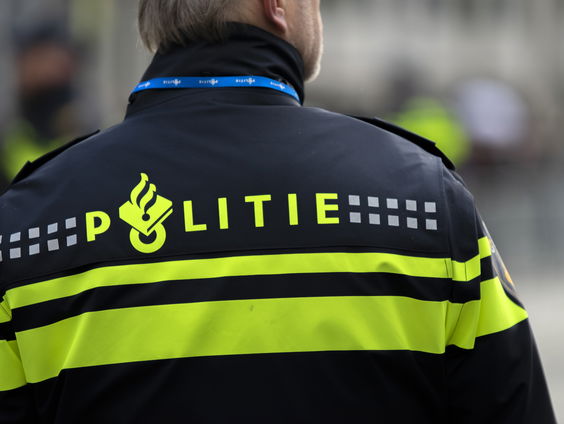 Ama Boahene en Niels Jansen over de Arbeidsinspectie die ongedocumenteerde werknemers meldt