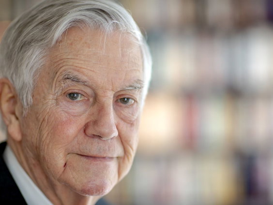 Dik Verkuil promoveerde op de biografie van VVD'er Frits Bolkestein