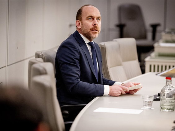 Stand.nl: 'De stemming over asielwetten in de Eerste Kamer is een serieuze test voor het kabinet'