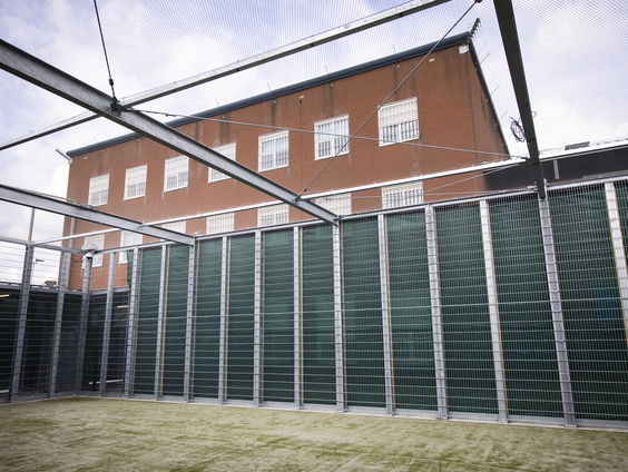 'Code zwart' in gevangenissen: is vervroegde vrijlating de enige optie?