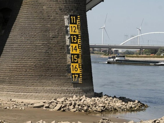 Het lage waterpeil van nu en vijftig jaar geleden