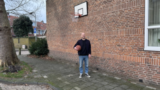Fotograaf Jochem schiet basketbalborden, maar alleen als ze handgemaakt zijn