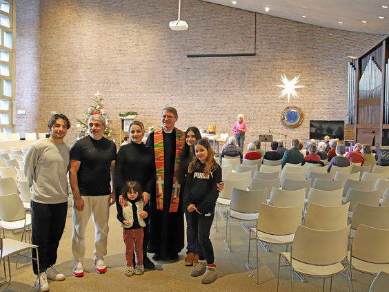 Wakker in de nacht: een kerkdienst die al drie maanden duurt