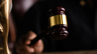 Chatbot Grok moet stoppen met uitkleedfunctie: 'Eerste keer ter wereld dat ...