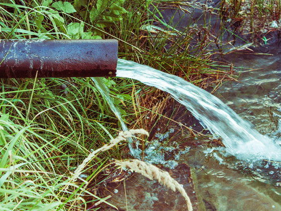 Waarom weten we niet wat er in ons water zit?