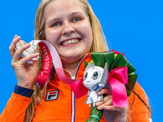 Paralympisch zwemster Liesette Bruinsma is klaar voor de start