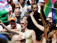 Stand.nl: 'Iedereen zou zich achter de gedachte van de Pride moeten scharen'
