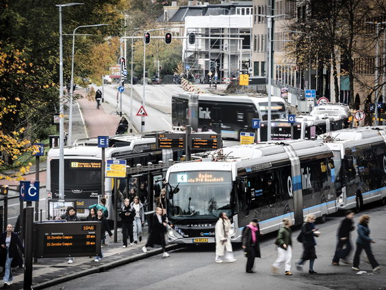 Stand.nl: 'Betaalbaar openbaar vervoer is van levensbelang voor ouderen'
