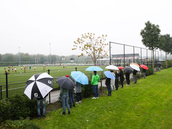 Rotterdamse voetbalclub opent veld voor blinden en slechtzienden