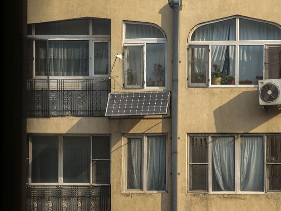 Taliban beperken vrouwenrechten verder: Ngo’s en woningen zonder ramen