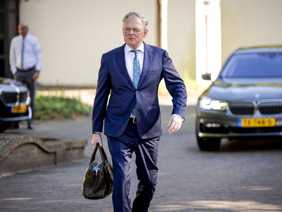 Staatssecretaris van Financiën Folkert Idsenga stapt op