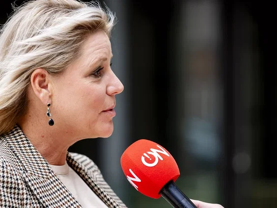 Waarom het kabinet licentie Ongehoord Nederland wil intrekken