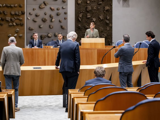 Debat Iran: ‘We zijn van terughoudendheid, naar begrip, naar steun gegaan’