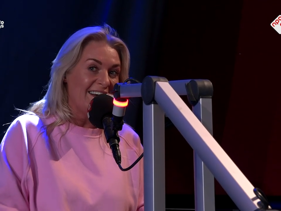 Miss Montreal vertelt over haar nieuwe Nederlandstalige album: "Ik kan precies zeggen hoe ik me voel en w ...